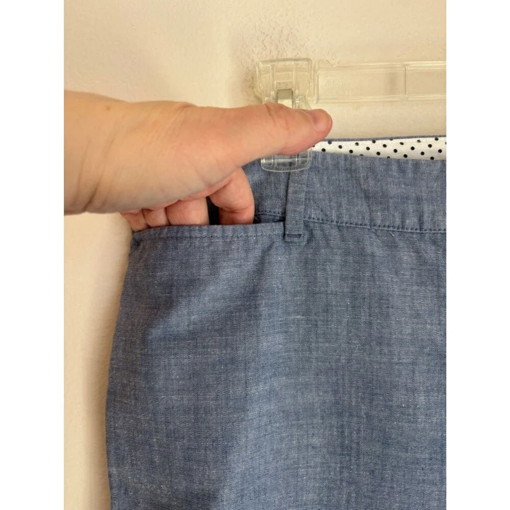 Talbots Women's perfect crop 100% cotton Blue Chambray Capri pants size 12P EUC